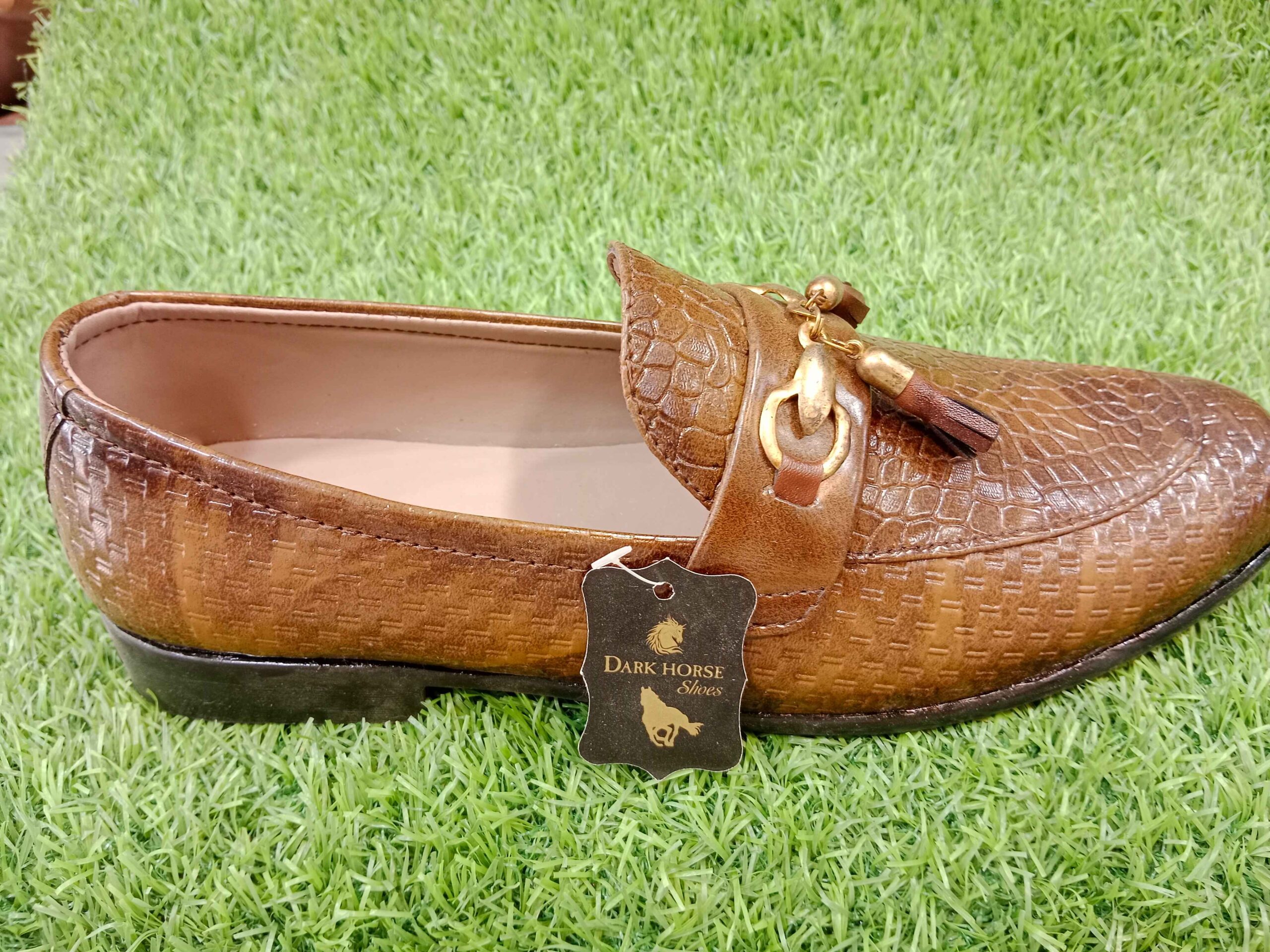 Elegant Brown Leather Slip-On Loafers with Gold-Tone Hardware ZI2024 - Image 3